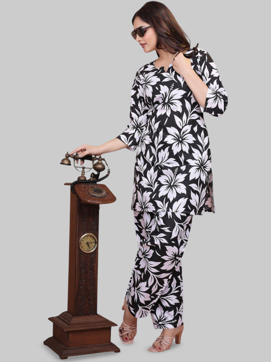 Women Floral Printed Kurta with Trousers