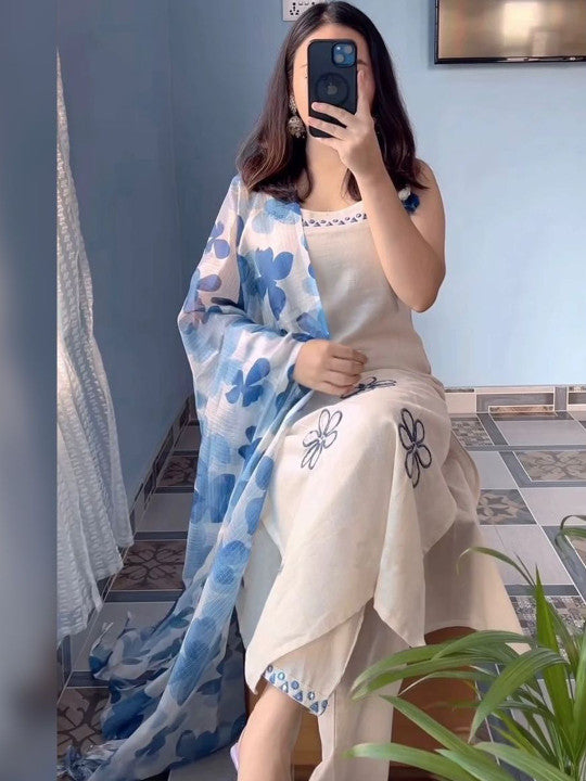 Women Floral Embroidered Regular Thread Work Kurta with Trousers & With Dupatta