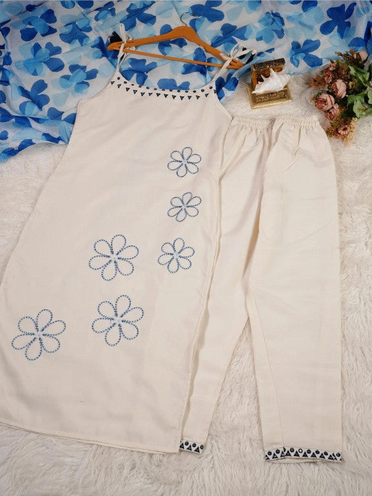 Women Floral Embroidered Regular Thread Work Kurta with Trousers & With Dupatta
