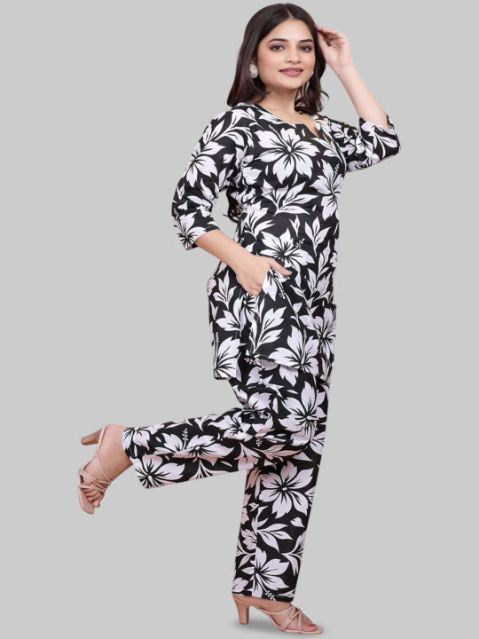 Women Floral Printed Kurta with Trousers