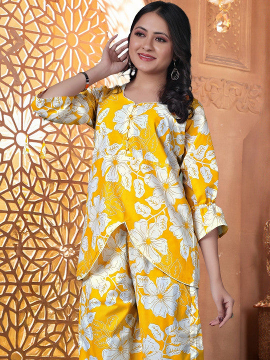 Women Floral Printed Cotton Kurta with Trousers