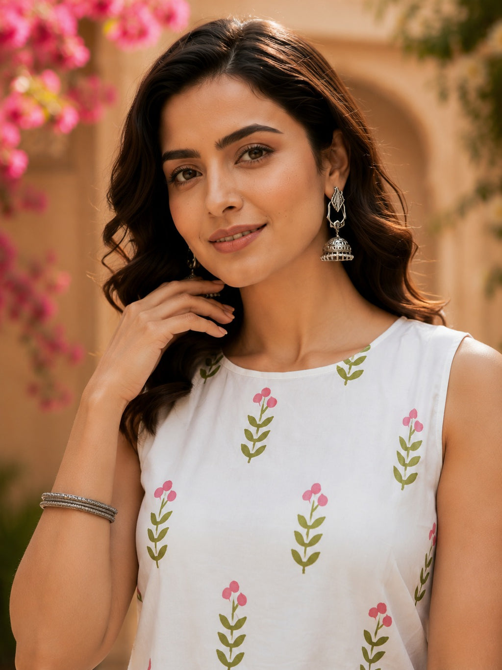 Women White Floral Printed Regular Kurta With Palazzos