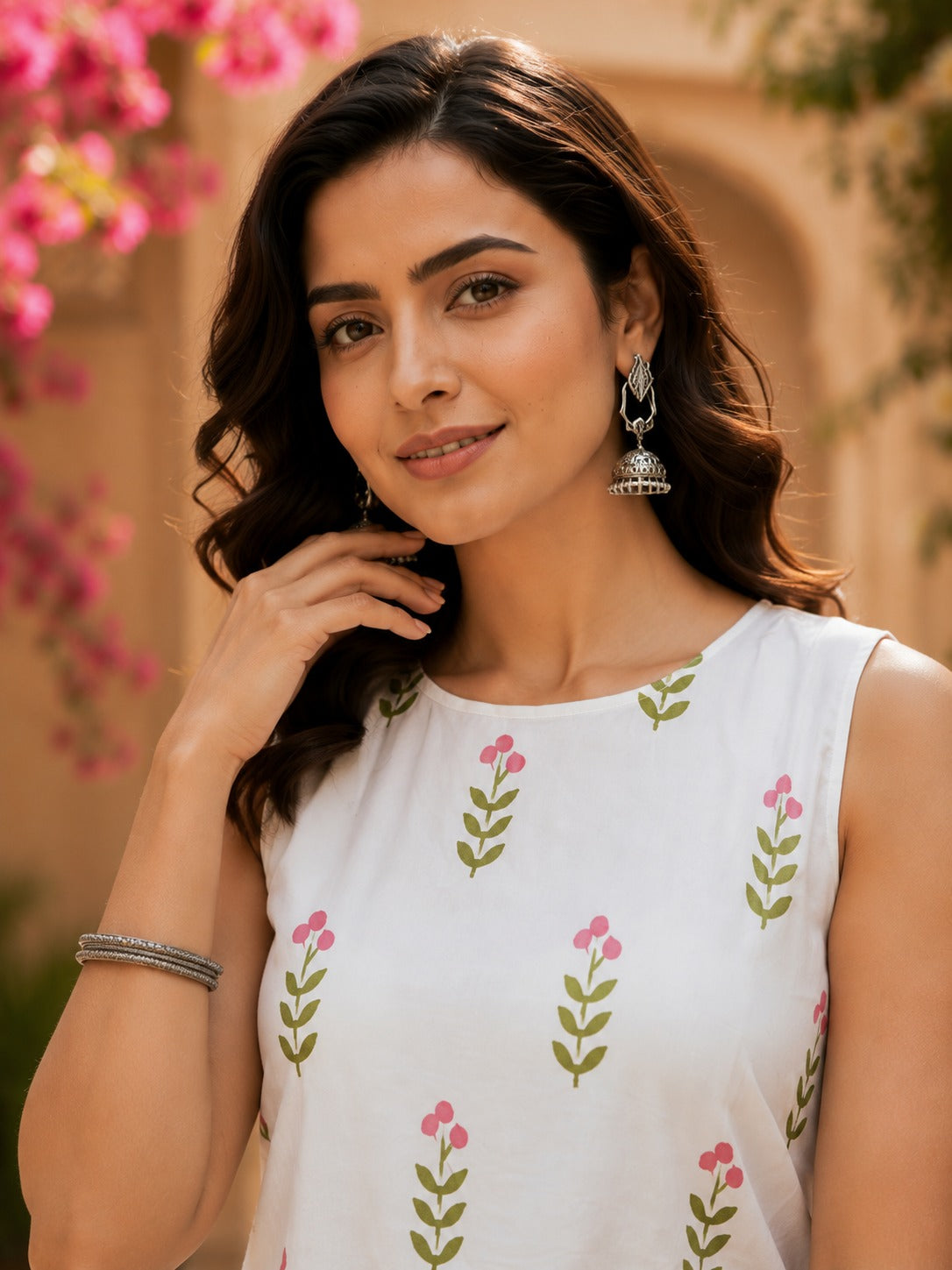 Women White Floral Printed Regular Kurta With Palazzos