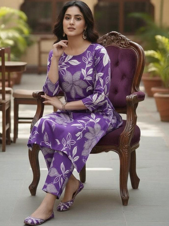 Women Floral Printed Regular Kurta with Trousers